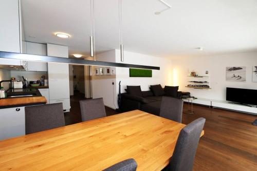 Perrine 1: Modern 3-room apartment