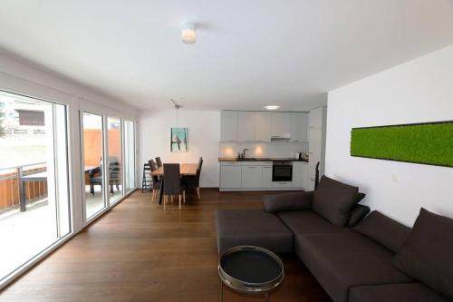 Perrine 1: Modern 3-room apartment