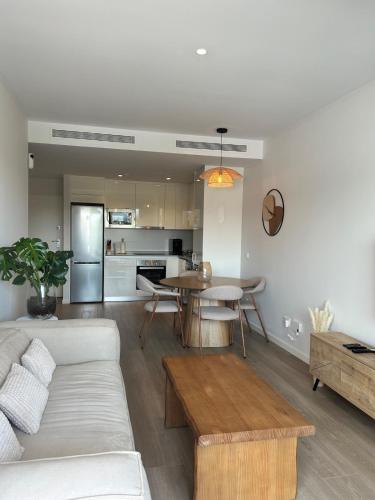 Modern apartment with pool in Estepona