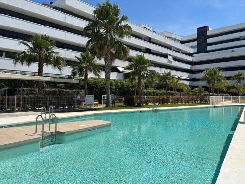Modern apartment with pool in Estepona