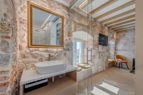 Grand Palace Luxury Retreat - Exclusive Self Service Residence