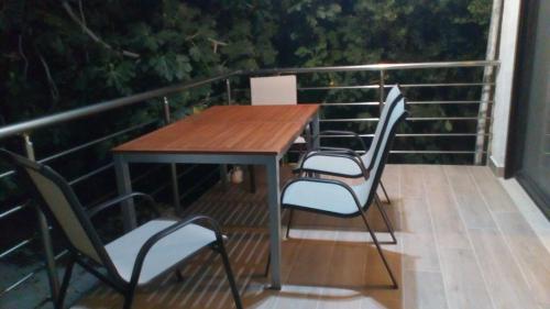 Luxury Apartment with Private big Garden & Mountain View in Palaio faliro
