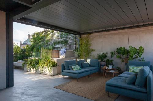 Luxury 3BR Penthouse with Duomo View & Hot Tub