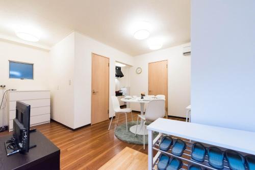 201 Direct access to Asakusa Temple # Convenient access to Skytree and Shinjuku Station # 4-minute walk from Morishita Station