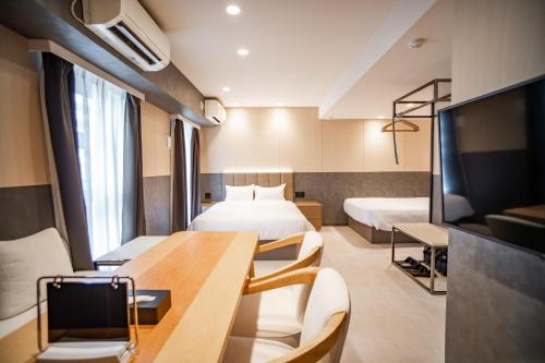 KABIN Shiro - Regale Collection