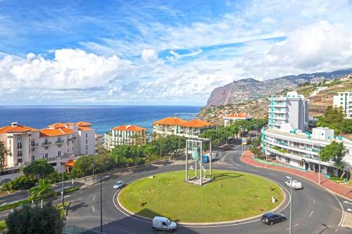 Monumental Residence apartment with pool by HR Madeira