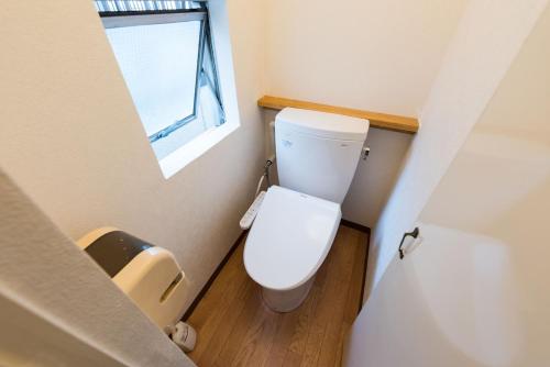 402Direct access to Asakusa Temple # Convenient access to Skytree and Shinjuku Station # 4-minute walk from Morishita Station