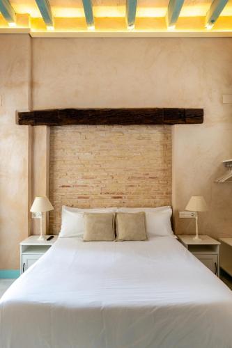 Triana Sevilla Procurador by TheGoodTourist