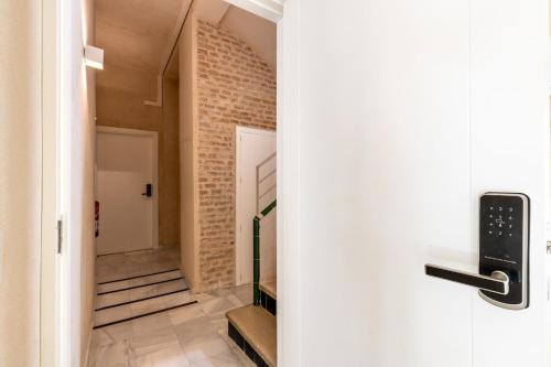 Triana Sevilla Procurador by TheGoodTourist