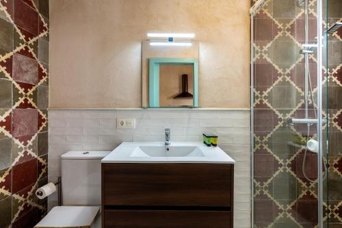 Triana Sevilla Procurador by TheGoodTourist