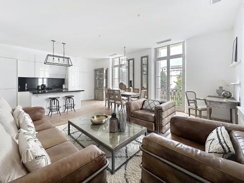 Beautifully renovated 3 bedroom apartment in the heart of Cannes