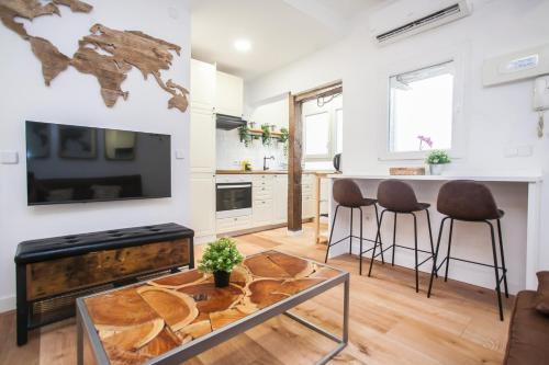 Chueca & Justicia: Beautiful, romantic + terrace