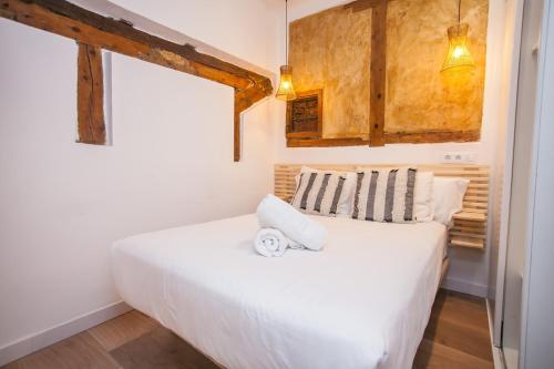 Chueca & Justicia: Beautiful, romantic + terrace