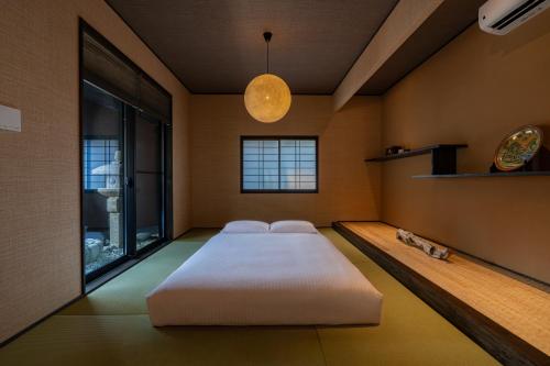鶴Inn 駅近 露天風呂付き広々としたモダンな邸宅 バス3トイレ3 梅田 天王寺 心斎橋へ直通