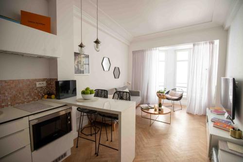 Chic 1-bedroom apartment steps away from La Croisette
