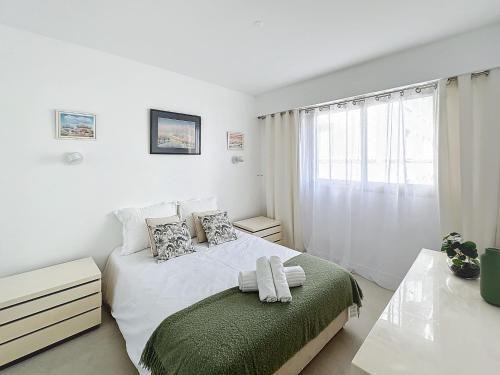 2 bedroom apartment with parking 3 mins from La Croisette beach