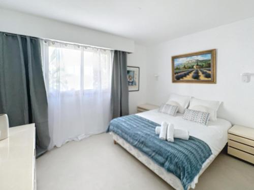 2 bedroom apartment with parking 3 mins from La Croisette beach