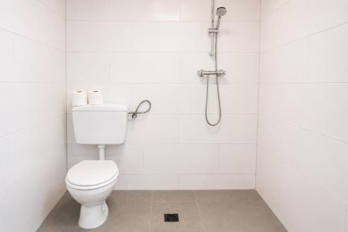 Modern Studio Apartment with Free Wi-Fi