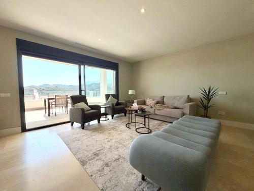 Panoramic view 2-bedroom apartment