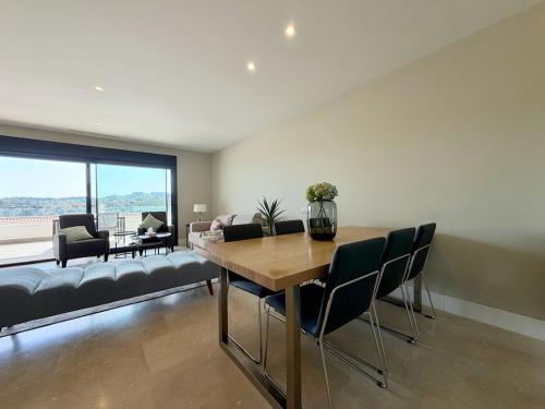 Panoramic view 2-bedroom apartment