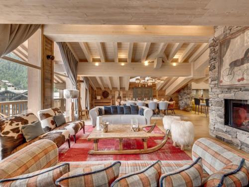 Prestigieux Penthouse à Val-d'Isère avec Cheminée et Parking