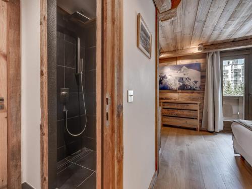 Prestigieux Penthouse à Val-d'Isère avec Cheminée et Parking