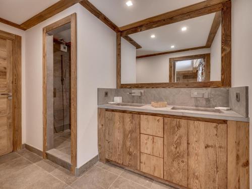 Prestigieux Penthouse à Val-d'Isère avec Cheminée et Parking