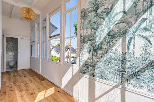 100m from Arcachon Beach Spacious 100m2 Apartment with Parking and Air Conditioning