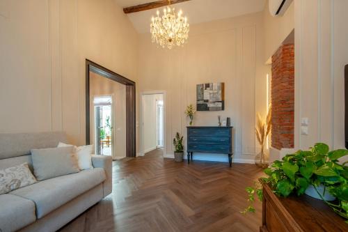 Parcheggio Comodo & Giardino Privato - Tramvia a 5 minuti