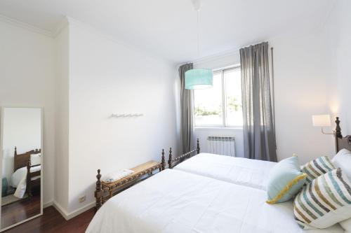 Foz Beach Apartment w Sea Views by LovelyStay
