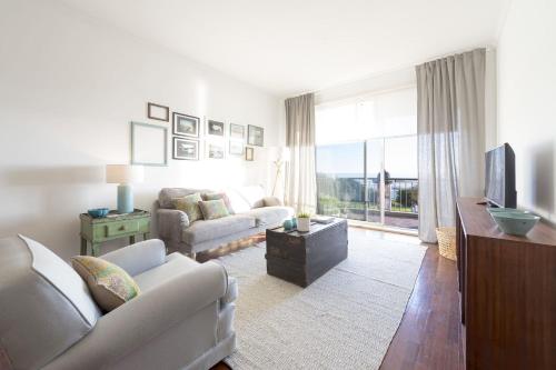 Foz Beach Apartment w Sea Views by LovelyStay