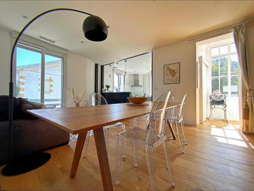 100m from Arcachon Beach Spacious 100m2 Apartment with Parking and Air Conditioning