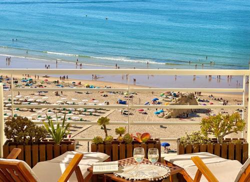 Elegant Beachfront Stay- Ocean View Balcony & Garage