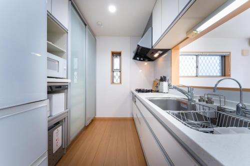 5 Minutes Train to Haneda Airport 2 Bedrooms 5 Beds Fully Equipped 2 Story Private House