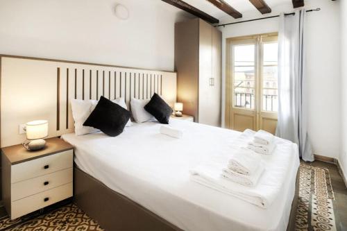 Catalan Charm 3BR w 15 Baths