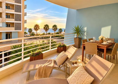 Prime Beachfront Living - Large Ocean View Balcony