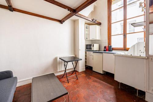 Paris 3rd arrondissement Arts et Métiers Studio Mezzanine