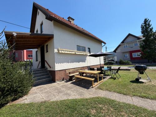 Großzügiges Einfamilienhaus samt Garten & riesiger Garage