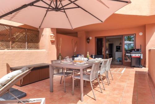 Mar Azul Beachfront Apartment