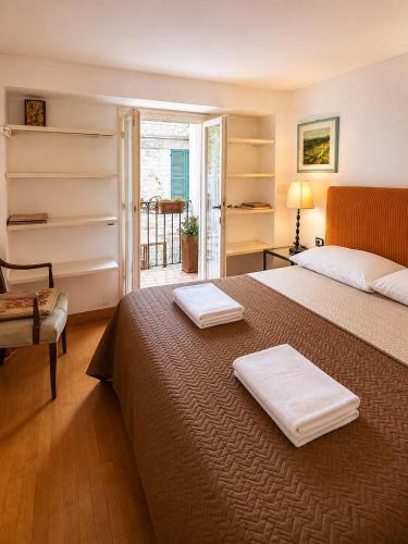 Hidden Gem by Ponte Vecchio with Private Terrace
