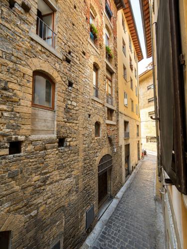 Hidden Gem by Ponte Vecchio with Private Terrace