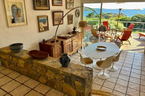 Villa 5 rooms with pool near the sea