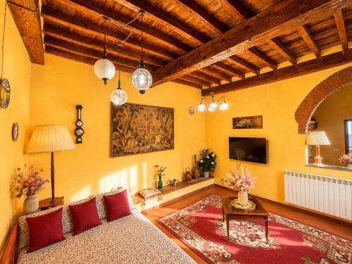 Real Rustic Tuscany Style In Center