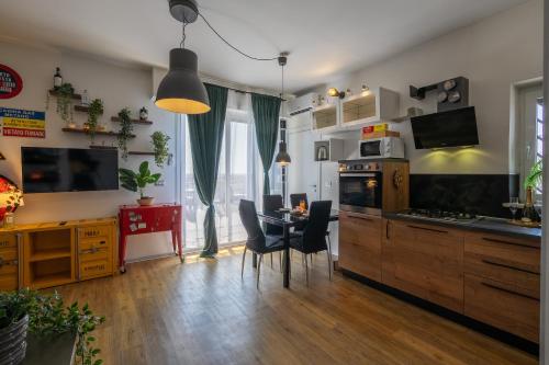 Skyline Loft - Rooftop&Cinema, Quiet Area, 2-4pax
