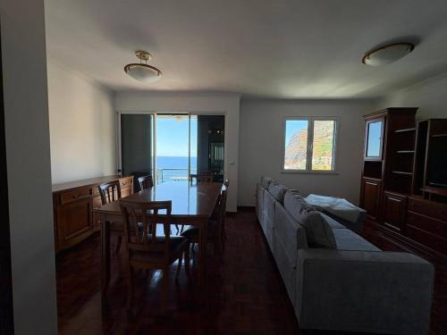 Sea and Mountain View 3 Bedroom Apartment with elevator