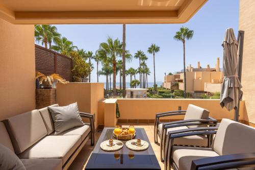 Sea View & Wave Sound Retreat with Private Pool