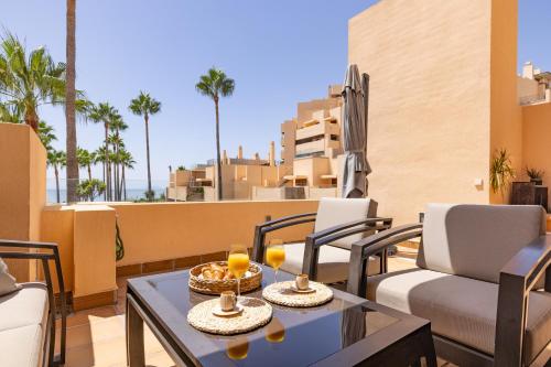 Sea View & Wave Sound Retreat with Private Pool