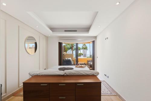 Sea View & Wave Sound Retreat with Private Pool