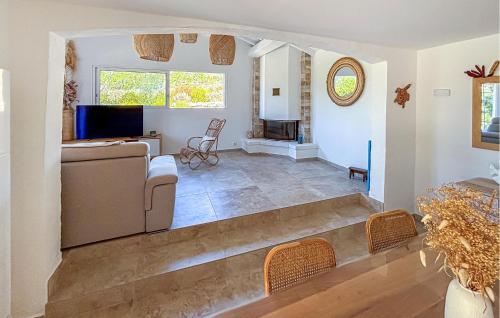 Stunning Home In Saint-Raphaël