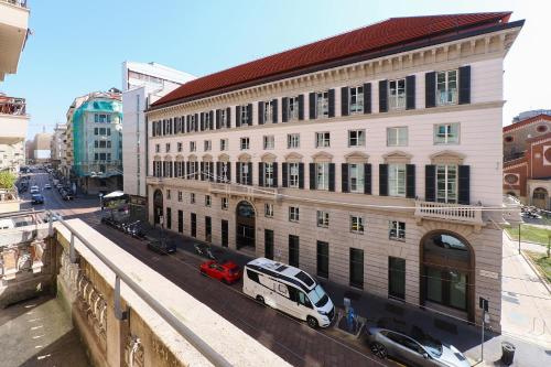 Contempora - Interior 900 2nd Floor - Duomo - Missori